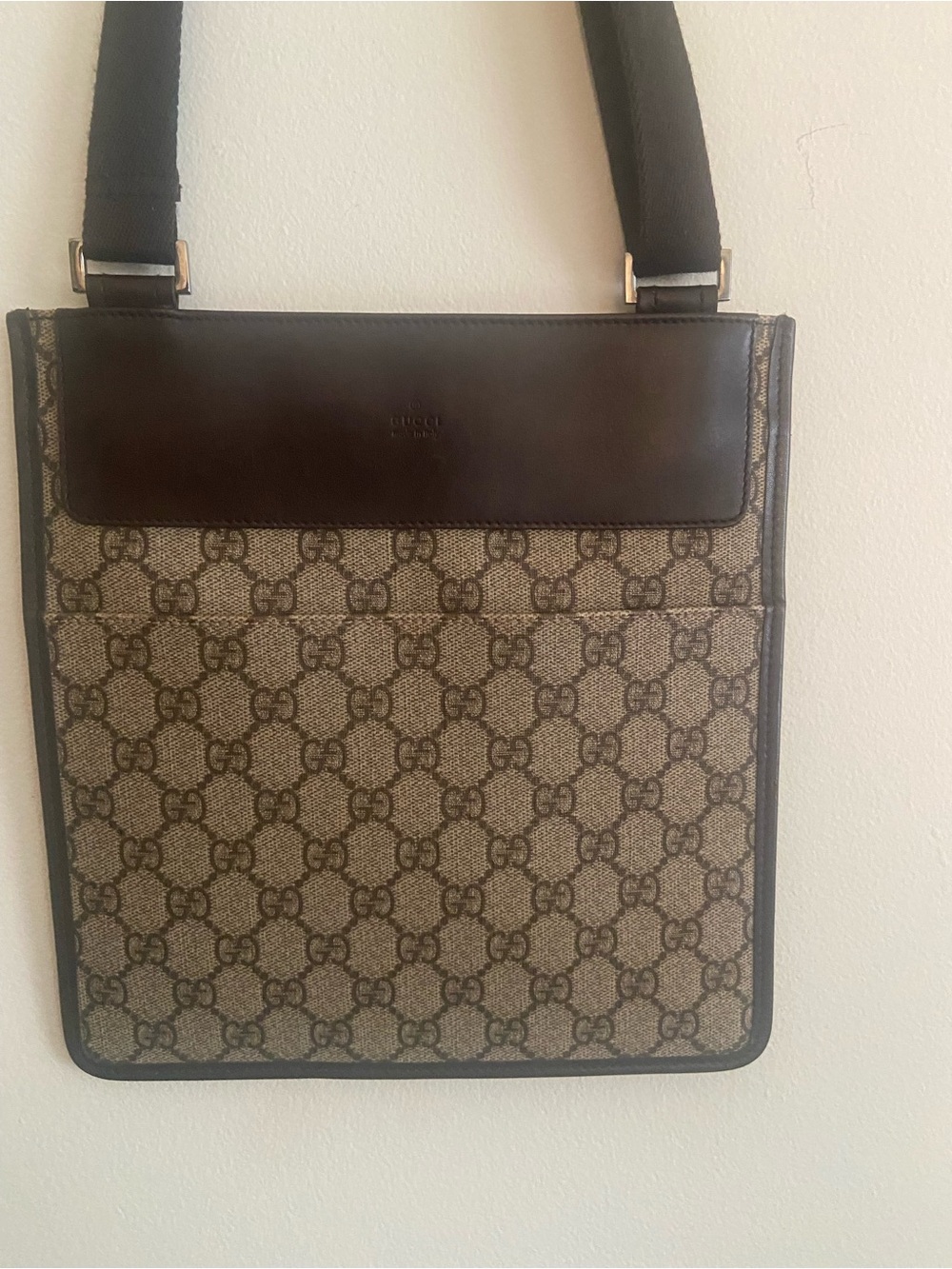Gucci Supreme Crossbody EUC
